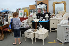 AlamedaPointAntiquesFaire M-007