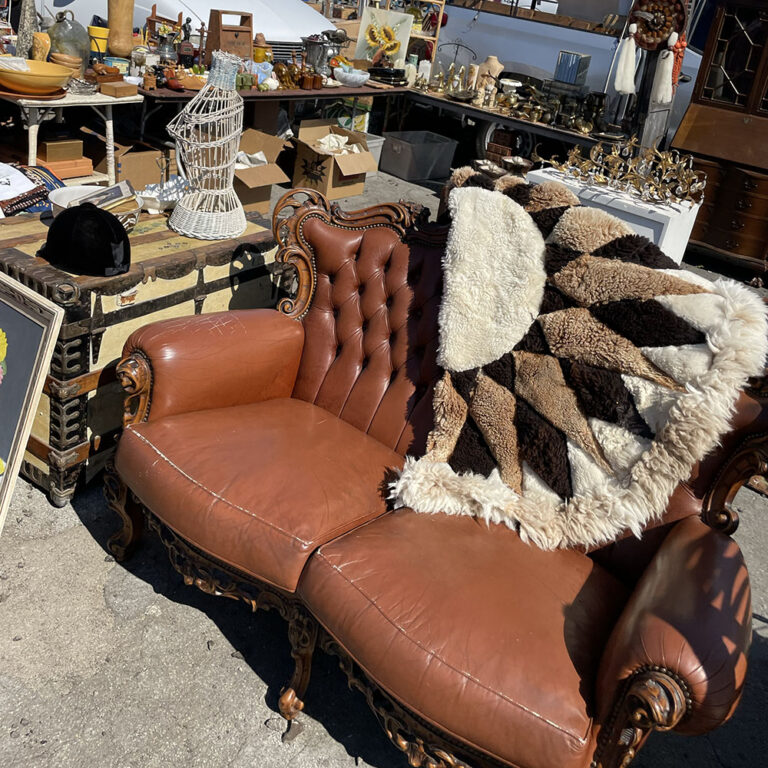 1000 alamedaantiquesfaire antiquesofa